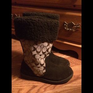 Coach Winter boots very stylish